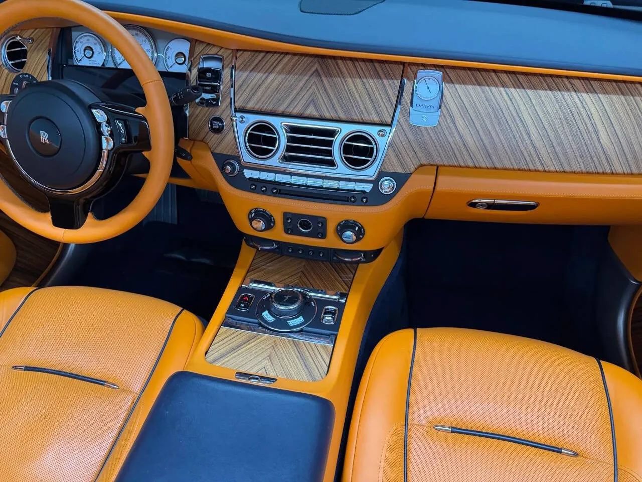 Used 2017 Rolls-Royce Dawn RWD image 12