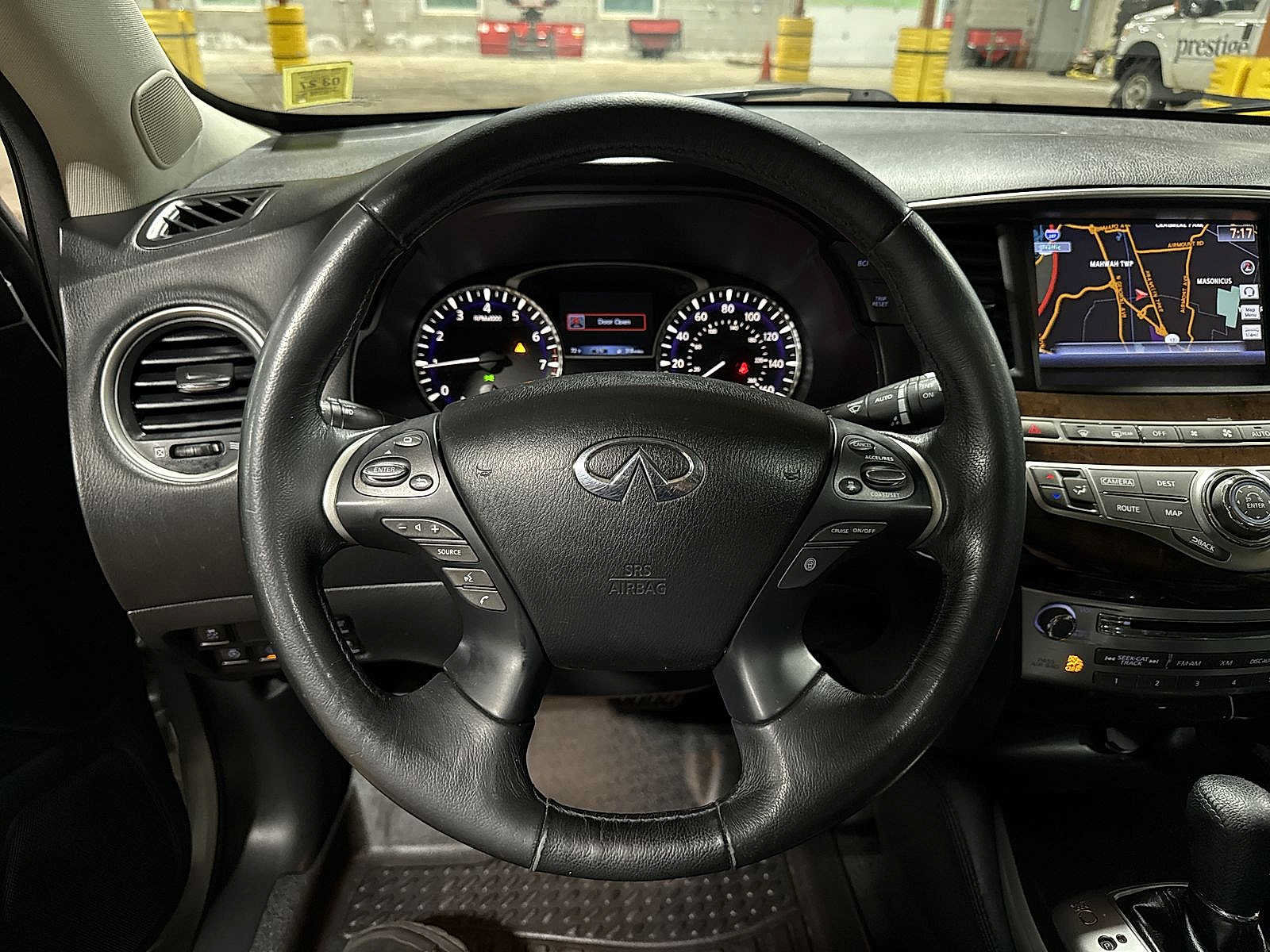Used 2015 INFINITI QX60 Luxe w/ Deluxe Touring Package AWD/4WD image 19