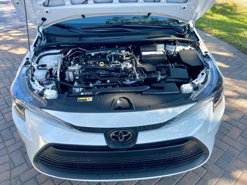 Used 2025 Toyota Corolla LE image 15