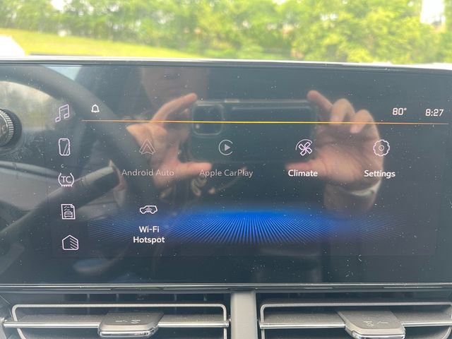 Used 2025 Chevrolet Trax LT w/ Sunroof Package FWD image 21