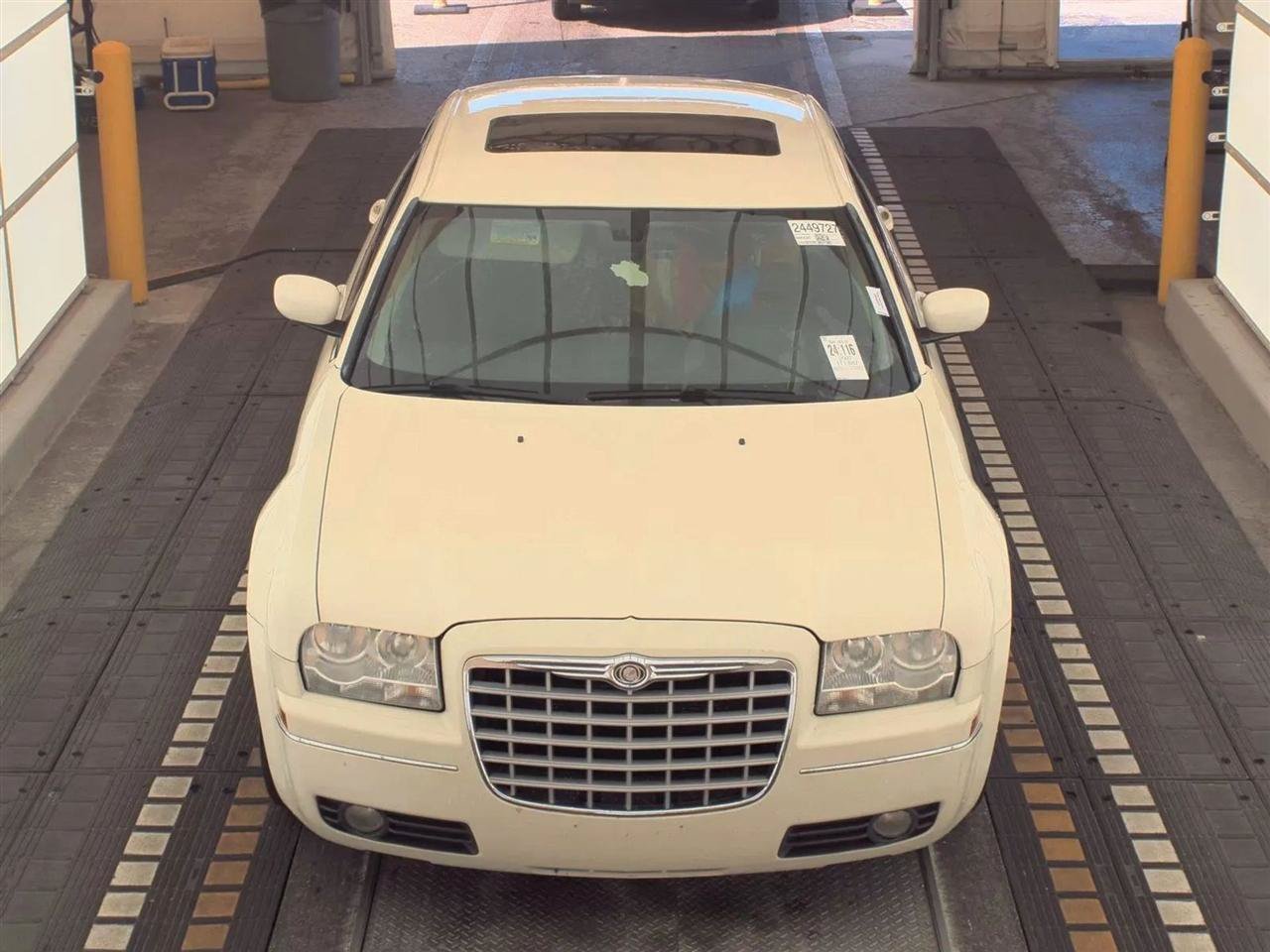 Used 2007 Chrysler 300 RWD image 2