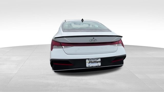 Used 2025 Hyundai Elantra Sport FWD image 5