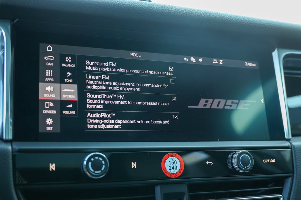 Certified 2026 Porsche Macan Turbo AWD/4WD image 24