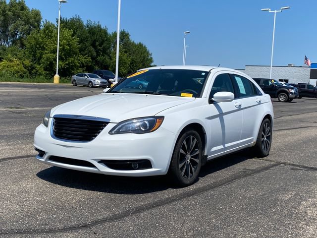 Used 2014 Chrysler 200 Touring w/ 200 S Group FWD video 1