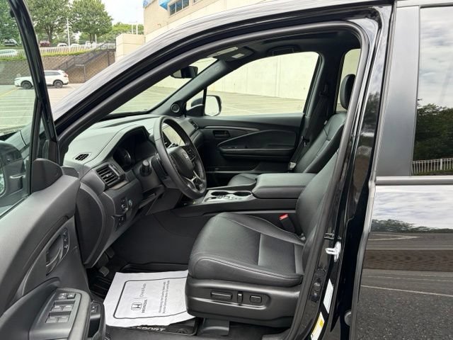Certified 2025 Honda Passport EX-L image 16