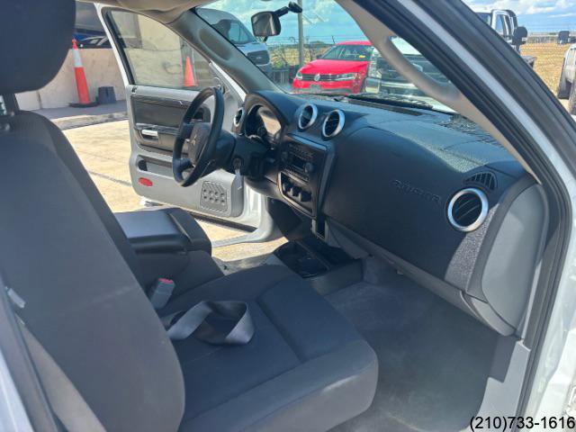 Used 2006 Mitsubishi Raider LS image 23