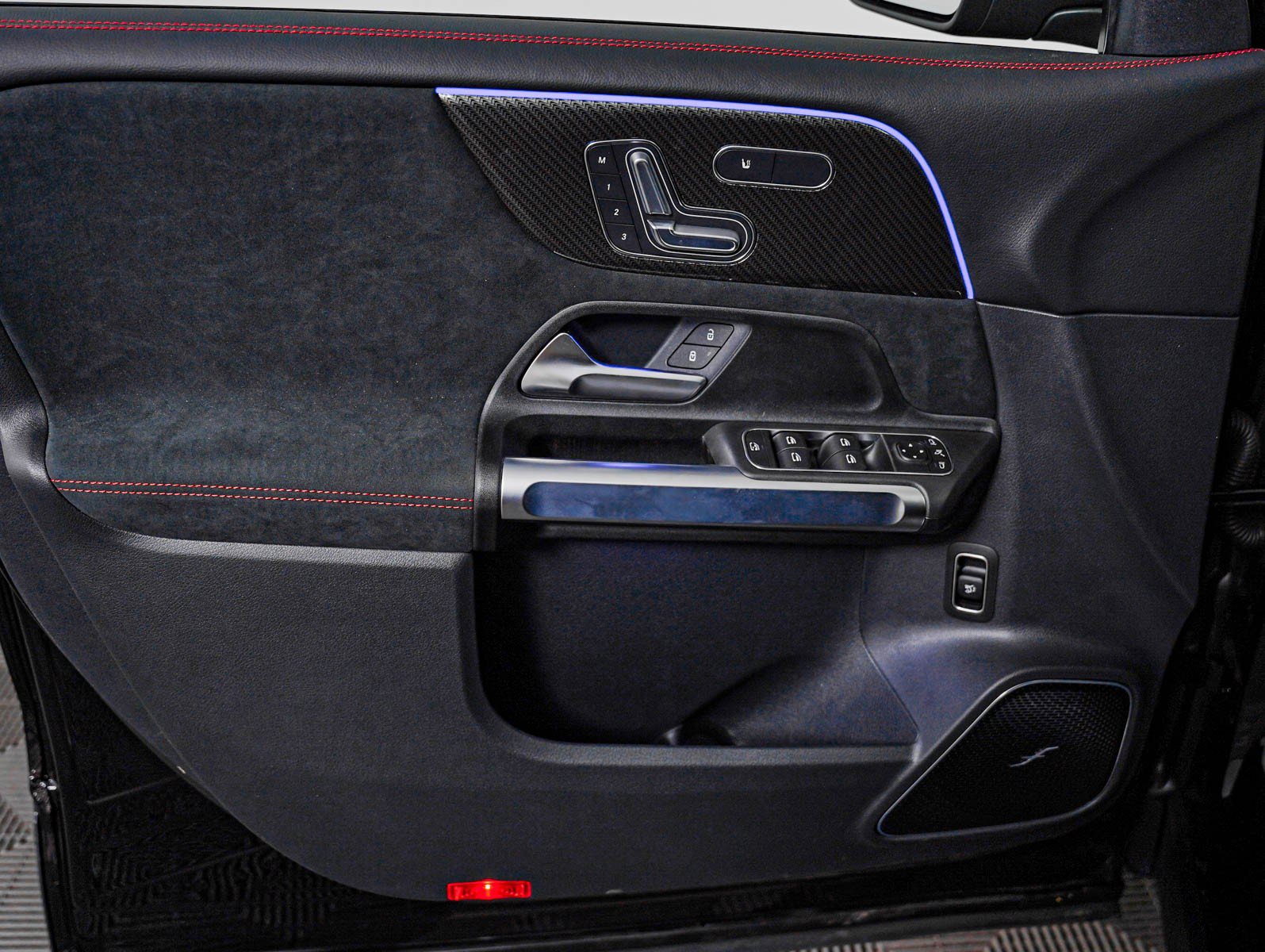 New 2026 Mercedes-Benz GLB 35 AMG 4MATIC image 21