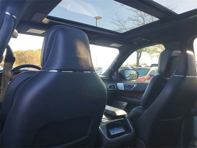 Used 2022 Lincoln Navigator Reserve image 9