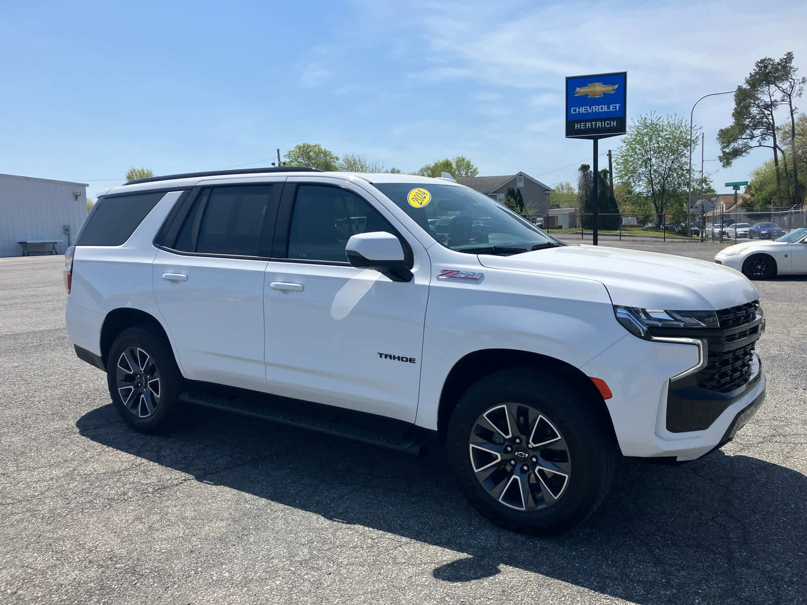 Used 2024 Chevrolet Tahoe Z71 w/ Luxury Package image 2