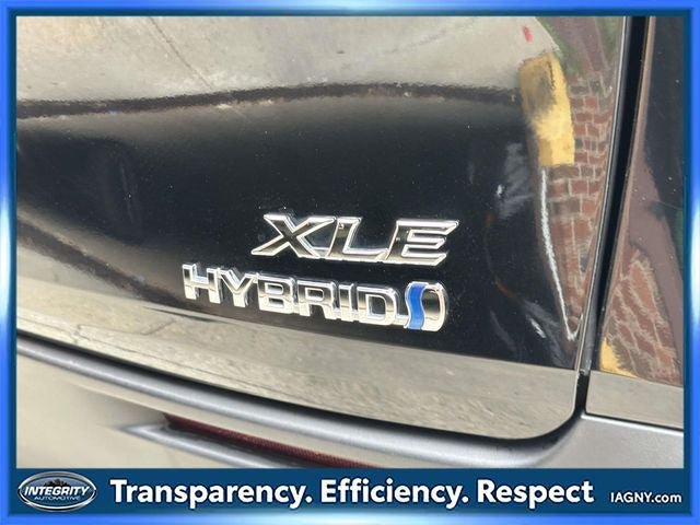 Used 2024 Toyota Sienna XLE FWD image 13