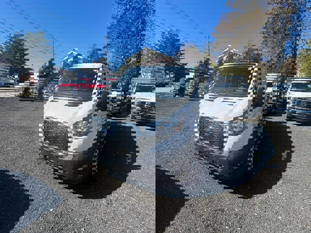 Used 2024 Ford Transit 250 Low Roof w/ Exterior Upgrade Package image 3