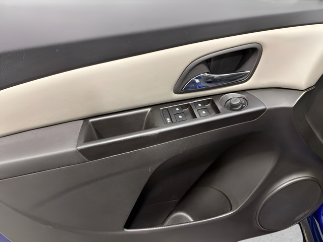 Used 2012 Chevrolet Cruze LS FWD image 9