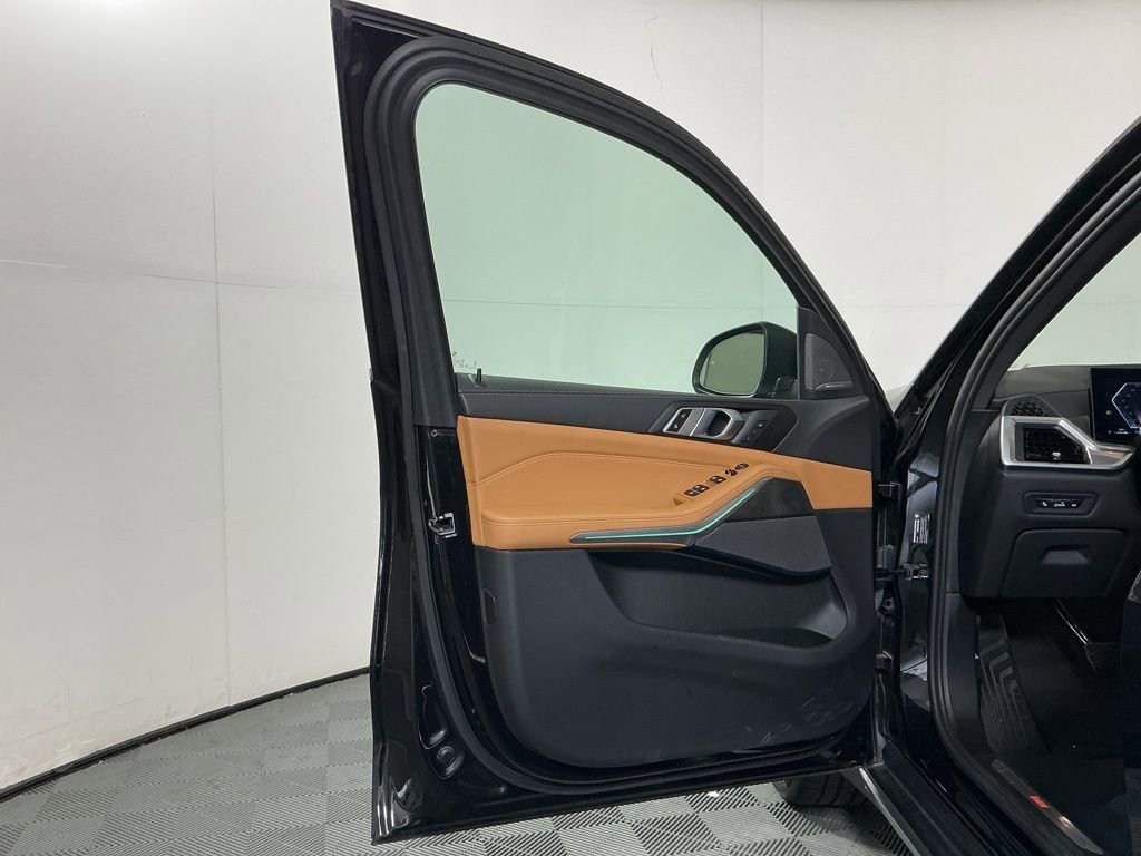 Certified 2024 BMW X5 sDrive40i w/ Premium Package RWD image 19