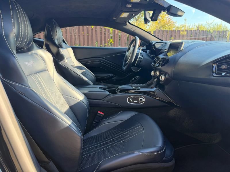 Used 2020 Aston Martin V8 Vantage Coupe image 21