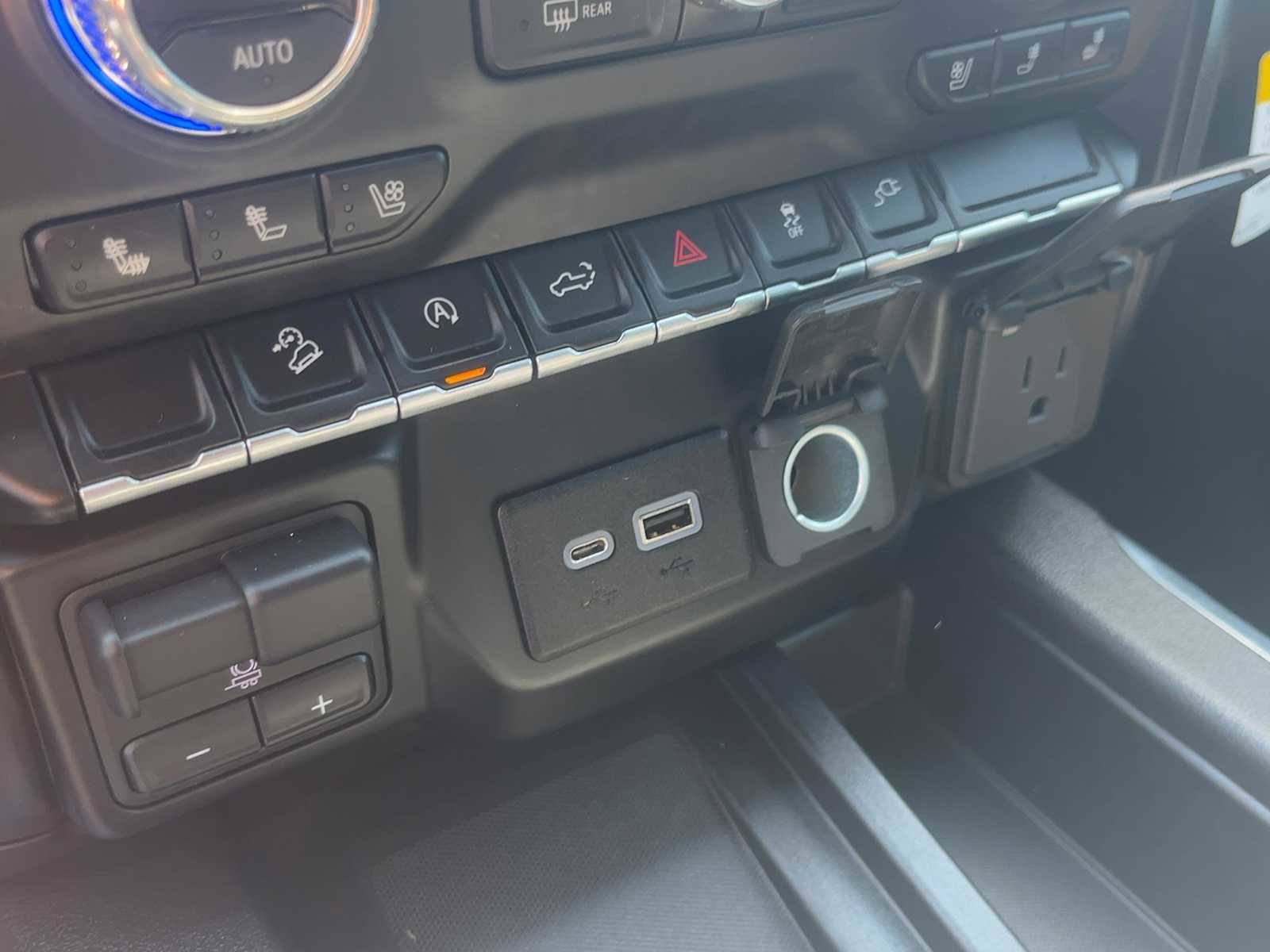 Used 2019 GMC Sierra 1500 AT4 w/ AT4 Preferred Package AWD/4WD image 21