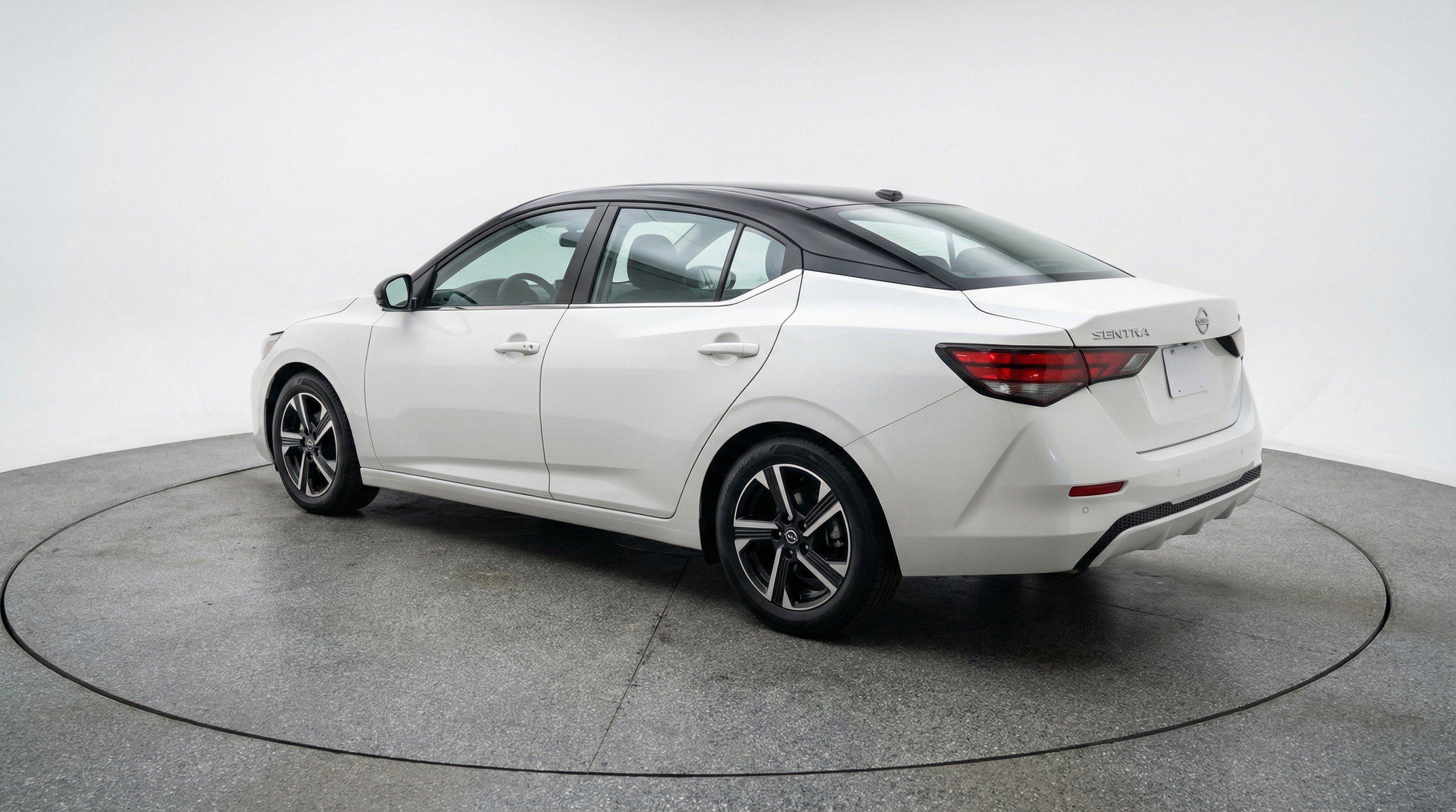 Used 2025 Nissan Sentra SV FWD image 6