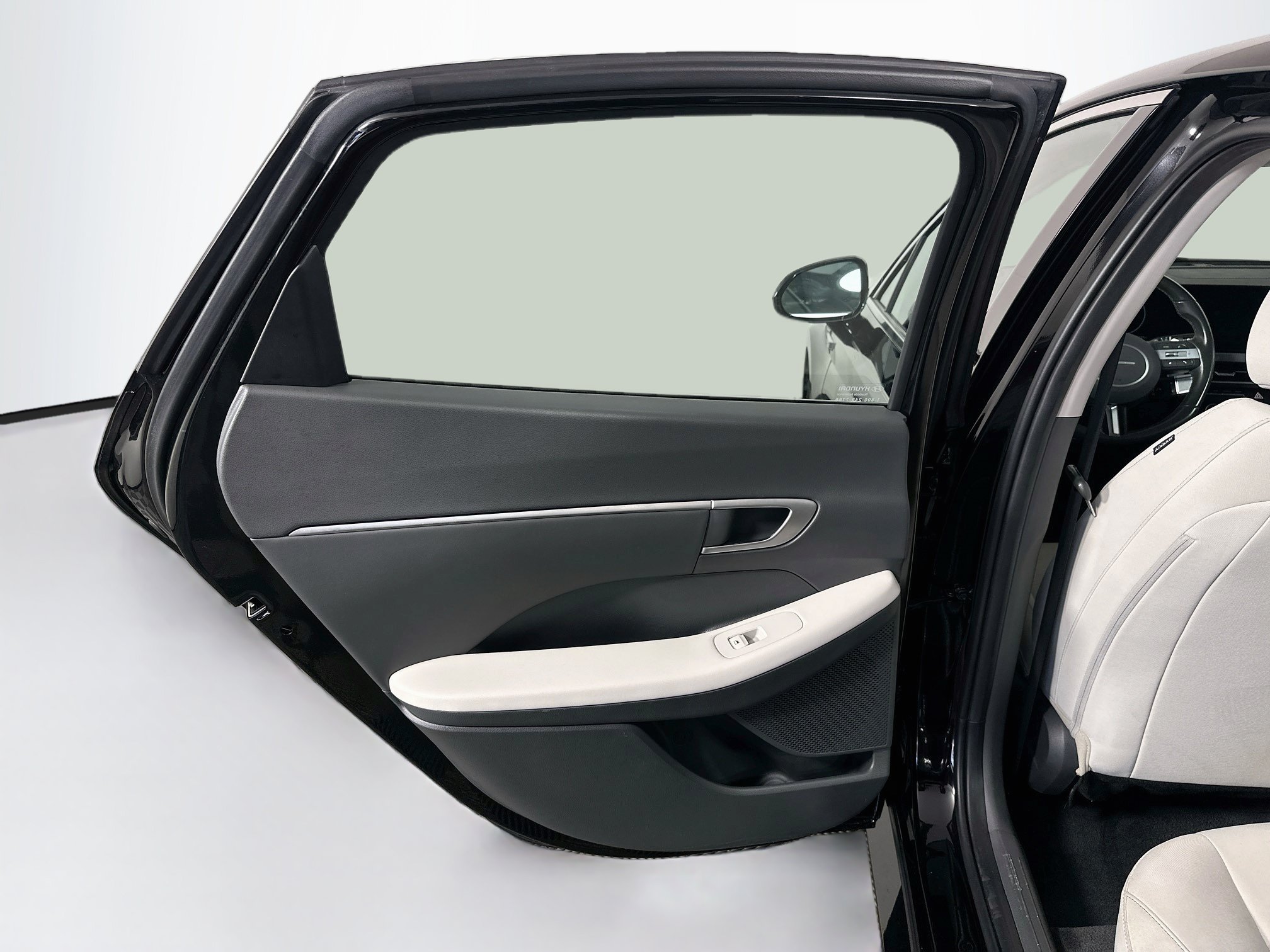 Used 2025 Hyundai Sonata SEL FWD image 25