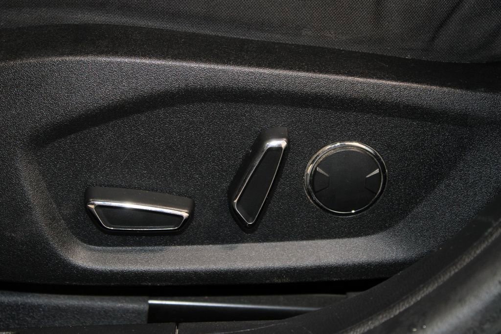 Used 2020 Ford Fusion SE image 14