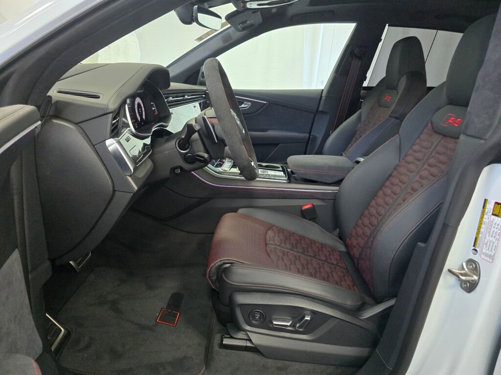 New 2025 Audi RS Q8 performance image 13