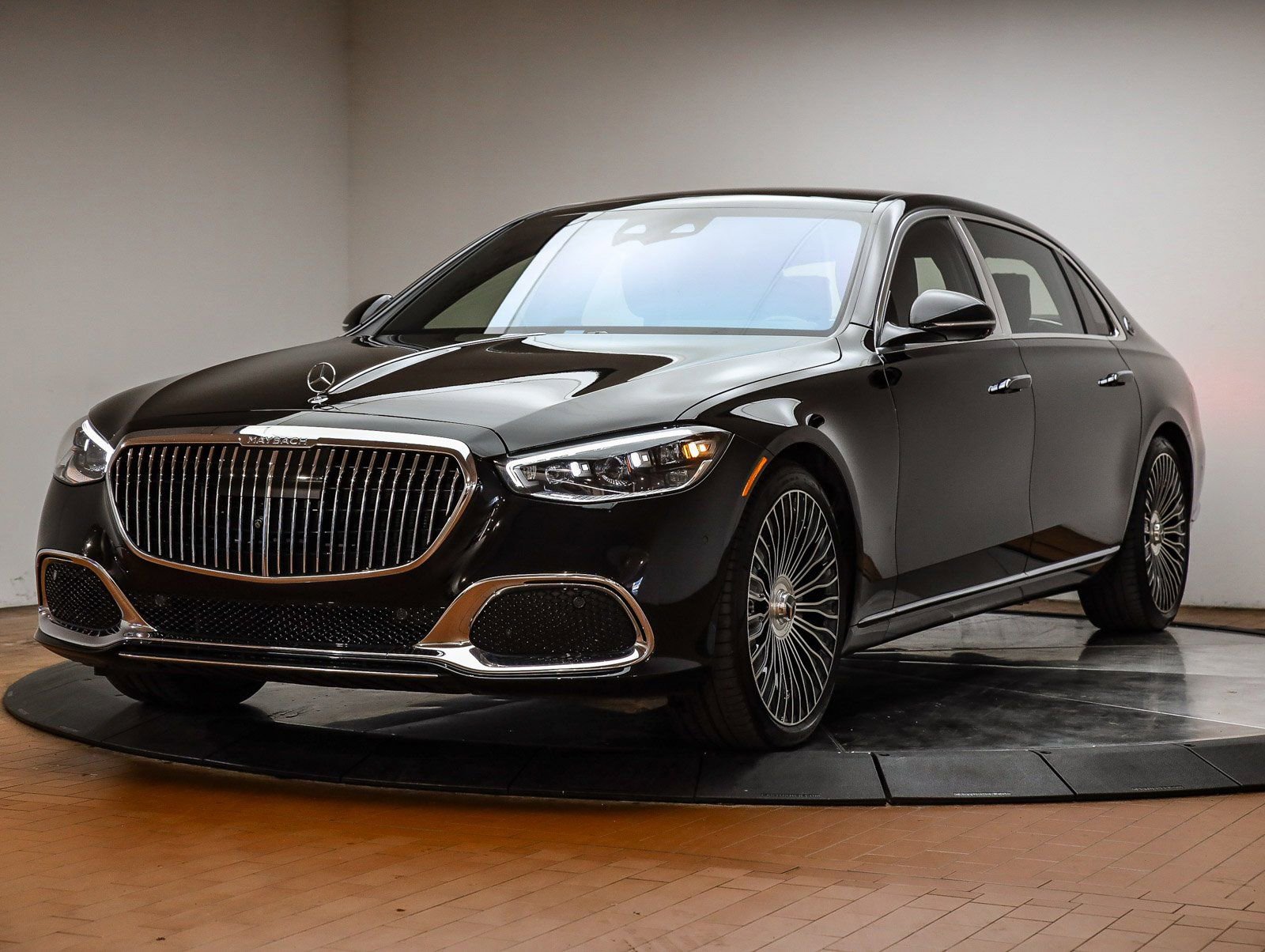 Used 2023 Mercedes-Benz Maybach S 580 4MATIC image 1