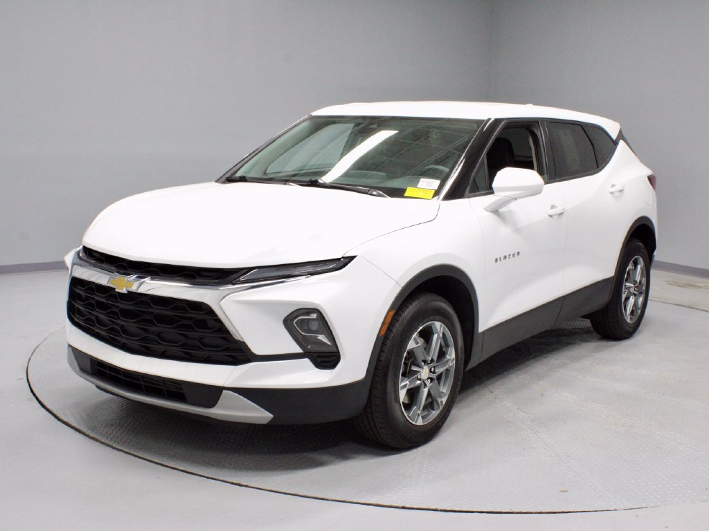 Used 2025 Chevrolet Blazer LT FWD image 6