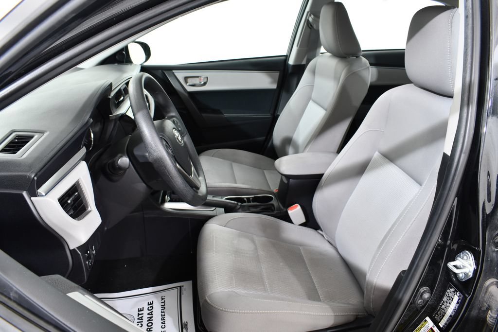 Used 2016 Toyota Corolla LE FWD image 6