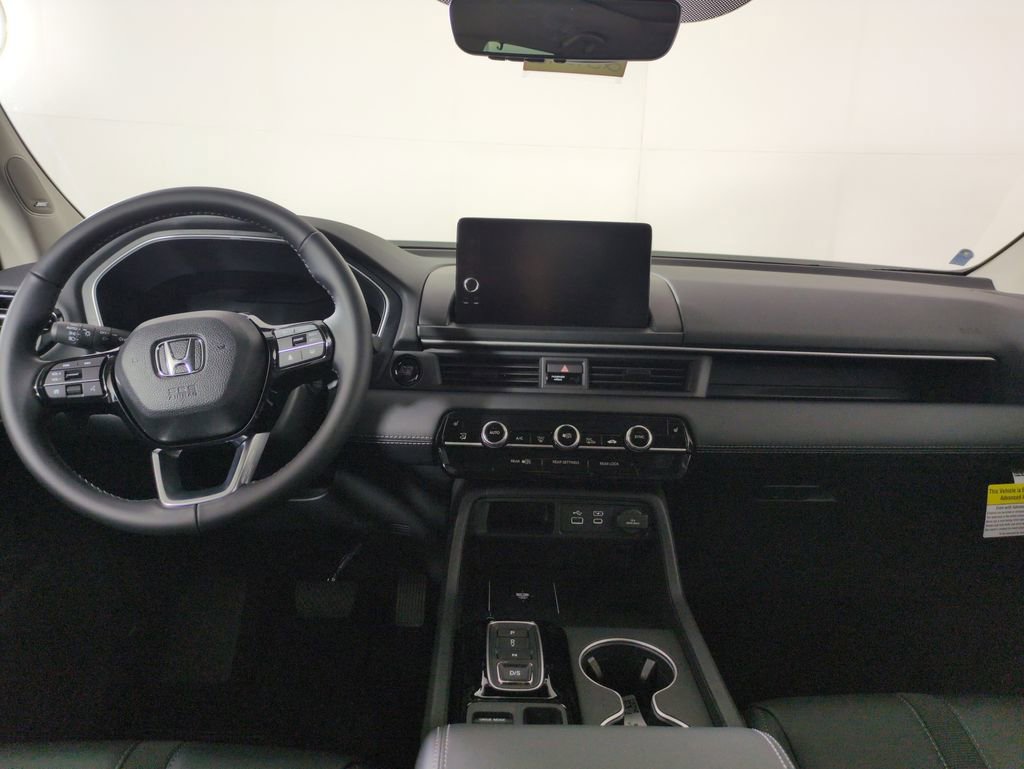 New 2025 Honda Pilot Touring image 12