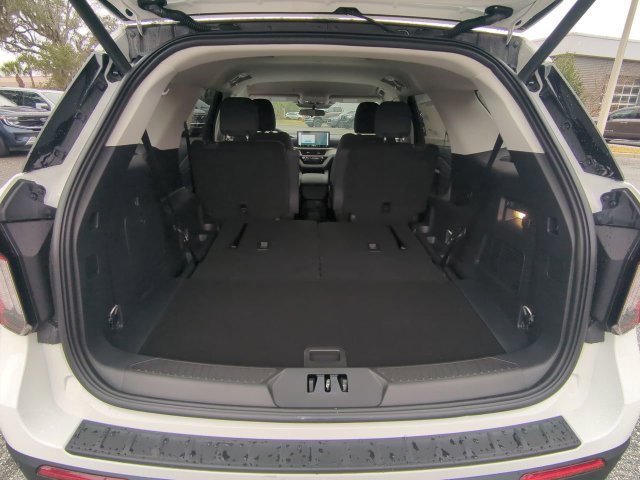 New 2026 Ford Explorer Active RWD image 14