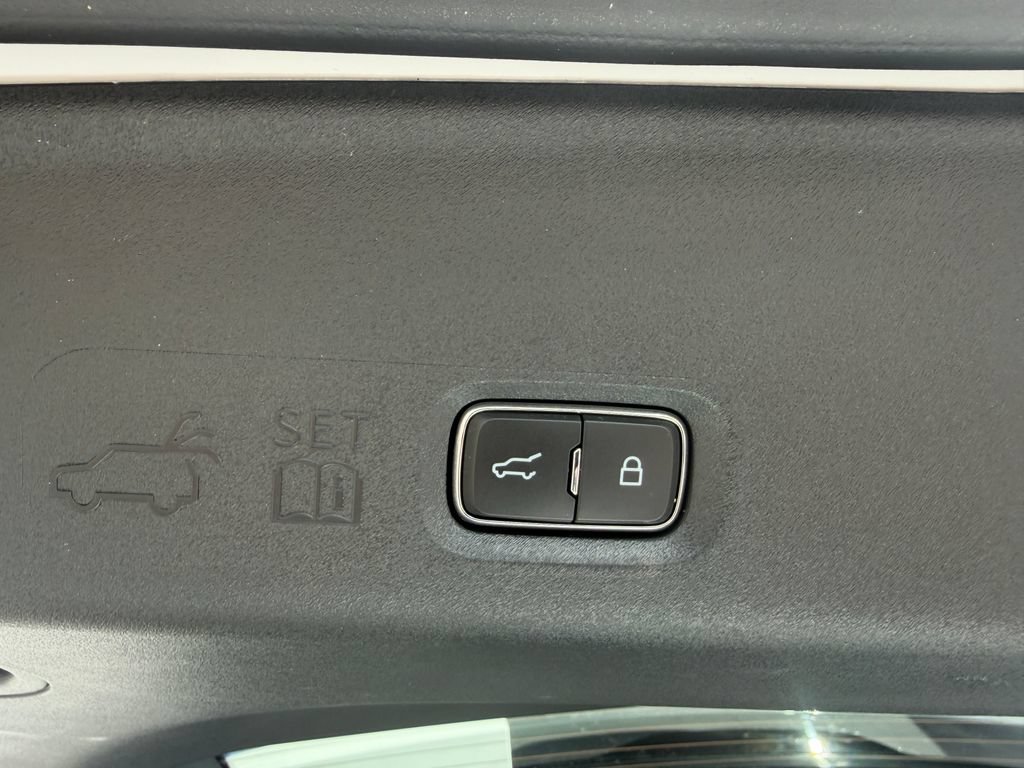 Used 2025 Ford Expedition Max Active AWD/4WD image 13