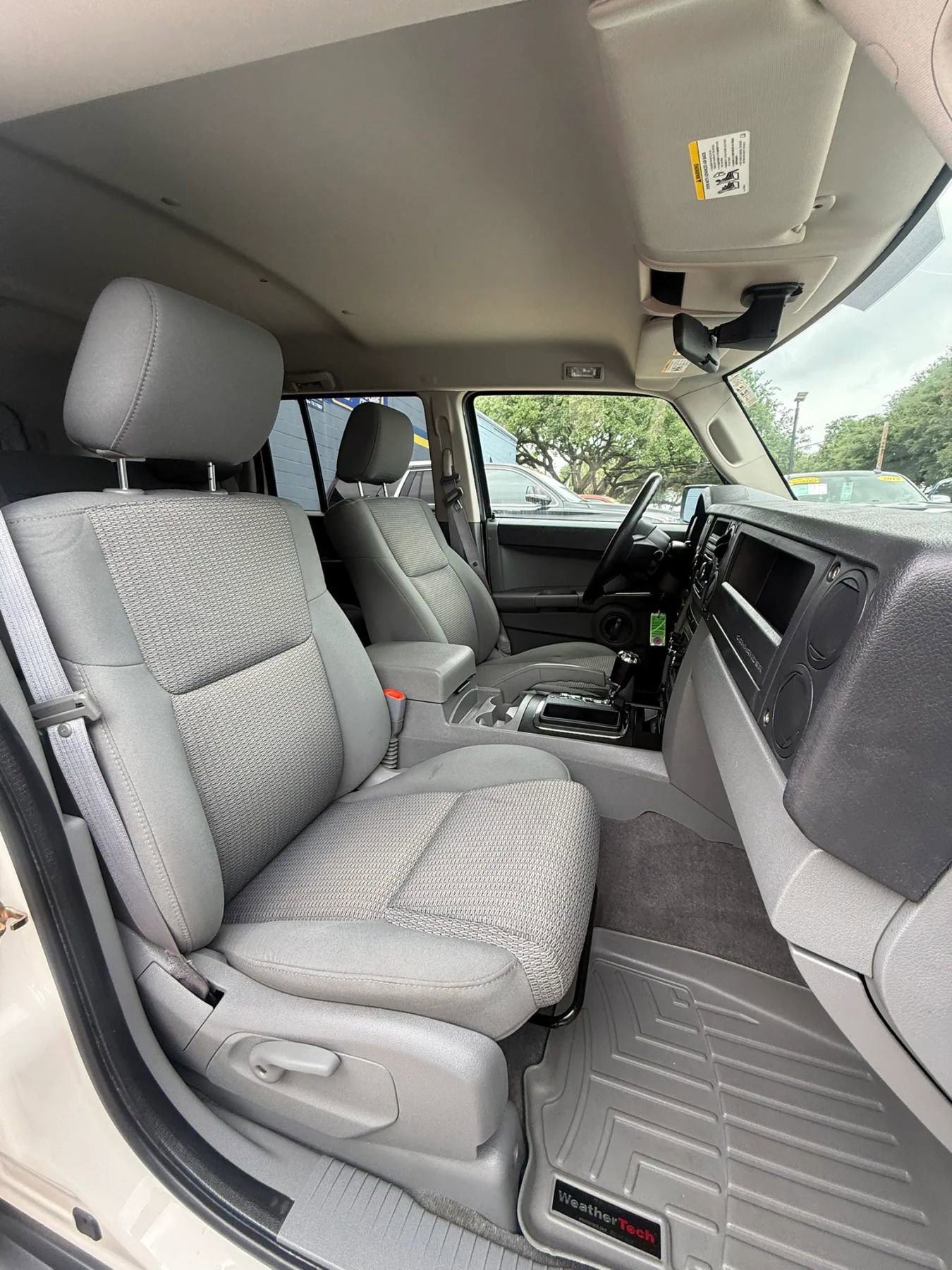 Used 2007 Jeep Commander Sport RWD image 17