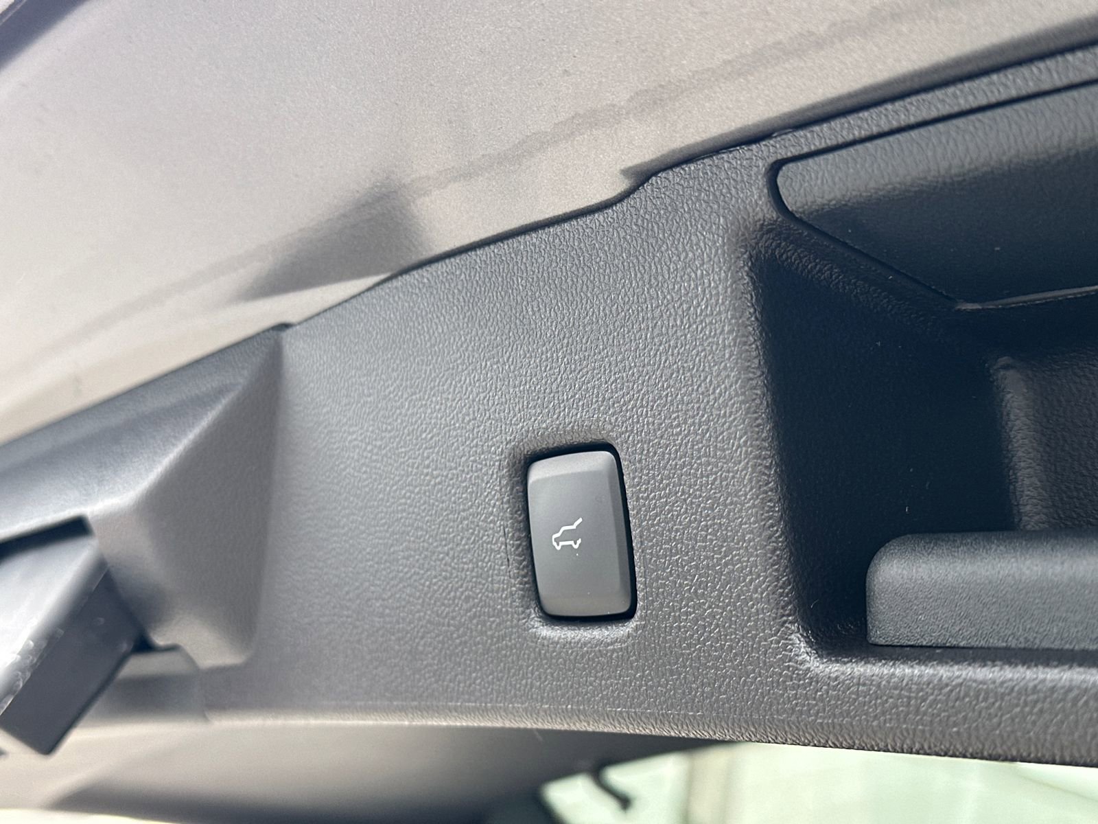 New 2026 Ford Escape SE image 9