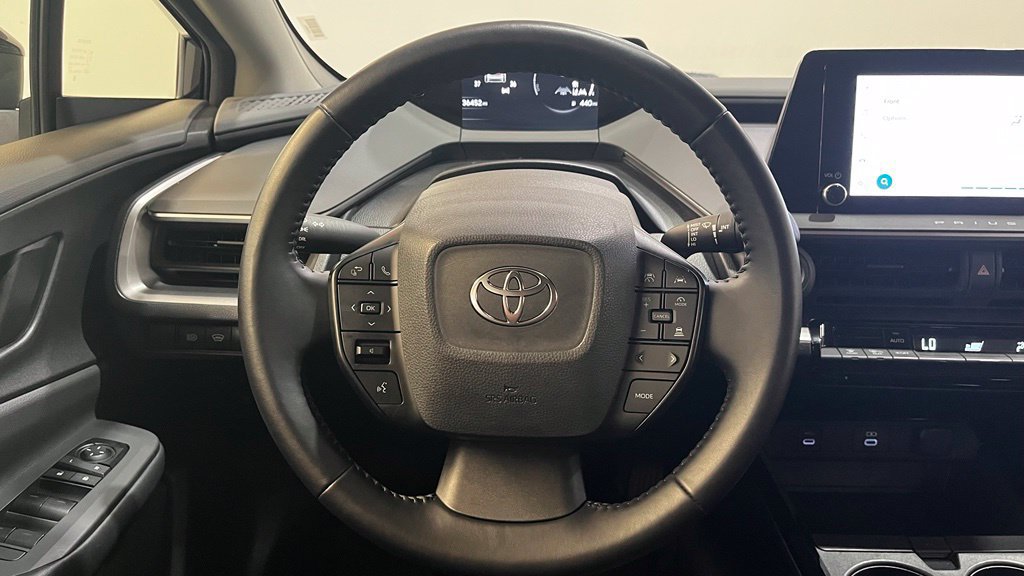 Used 2025 Toyota Prius LE FWD image 22