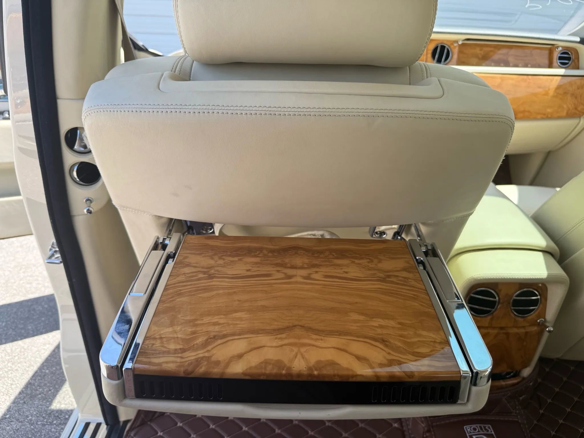 Used 2011 Rolls-Royce Phantom Sedan image 31