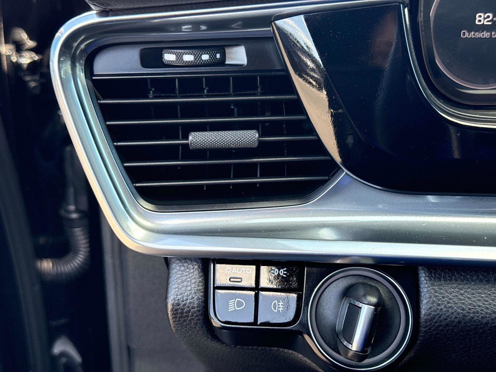 Used 2020 Porsche Panamera 4 image 28