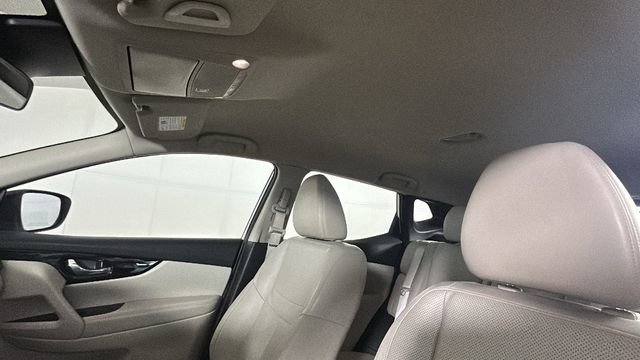 Used 2022 Nissan Rogue Sport SL AWD/4WD image 12