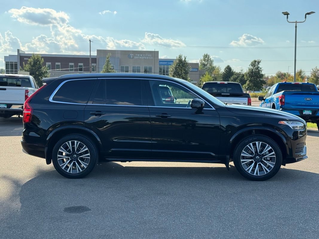 Used 2022 Volvo XC90 T6 Momentum w/ Protection Package Premier image 9