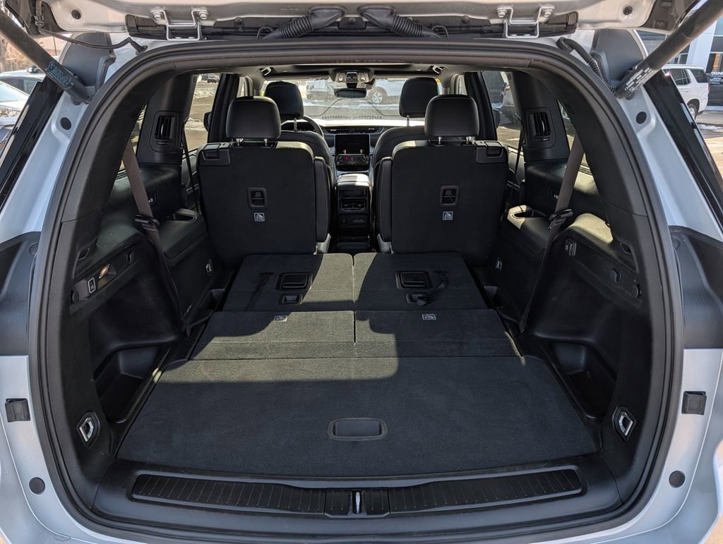 Used 2024 Jeep Grand Cherokee L Limited w/ Luxury Tech Group II image 15