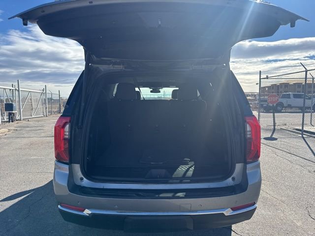 Used 2025 GMC Yukon XL Elevation image 7