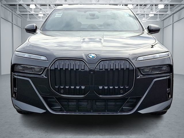 New 2025 BMW 750e xDrive w/ Executive Package image 2