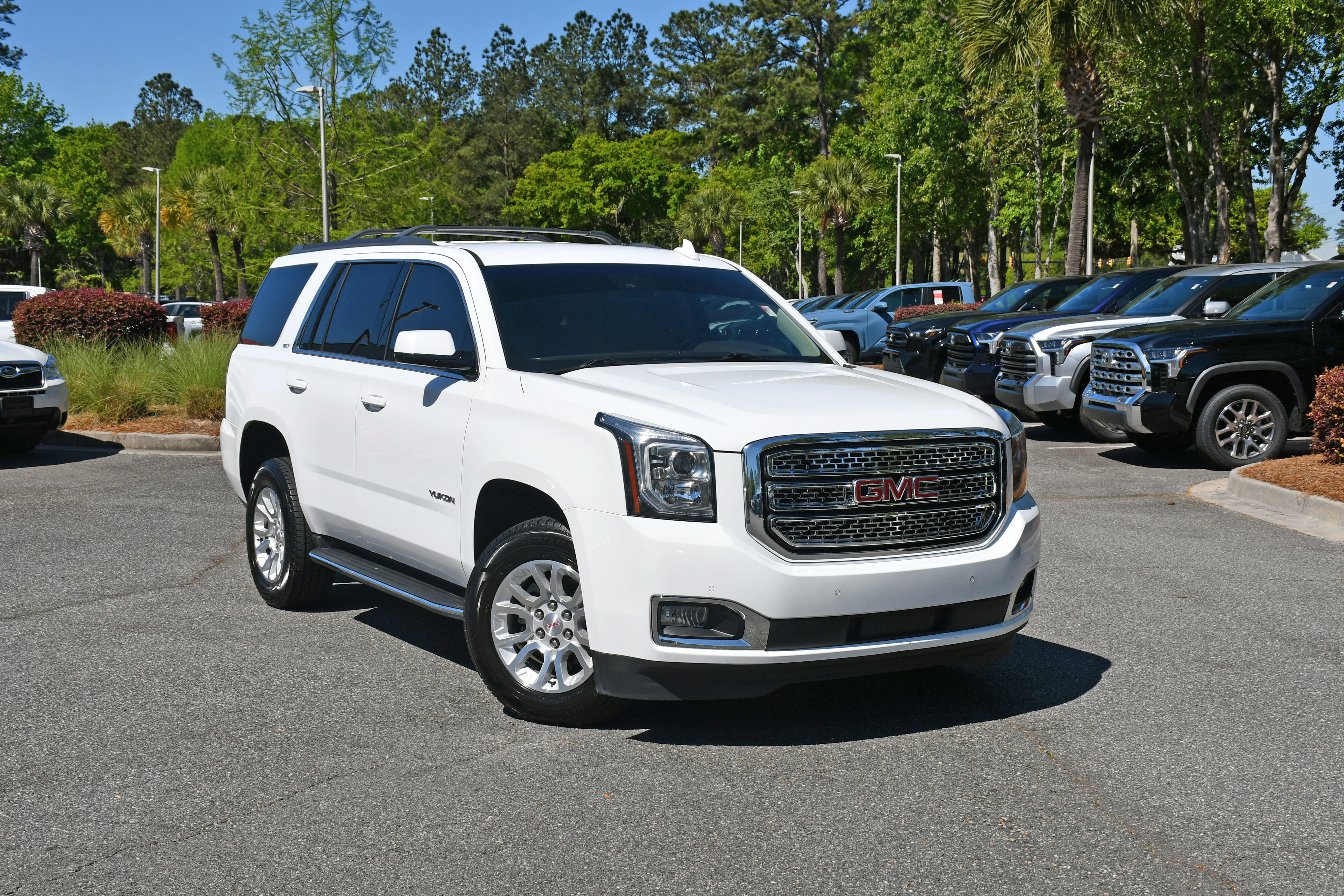 Used 2017 GMC Yukon SLT image 6