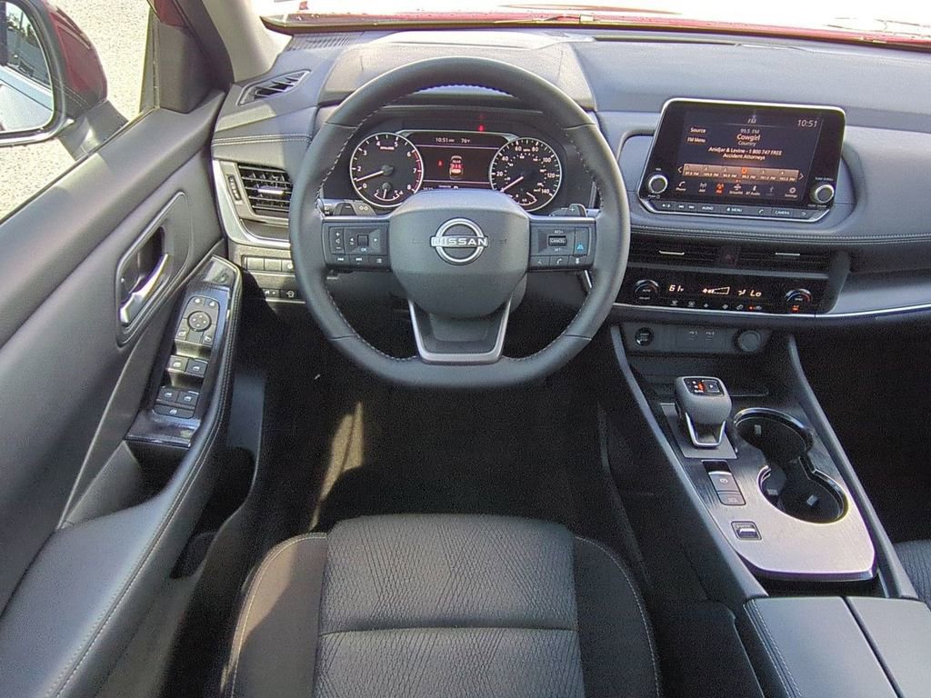 Certified 2025 Nissan Rogue SV image 16