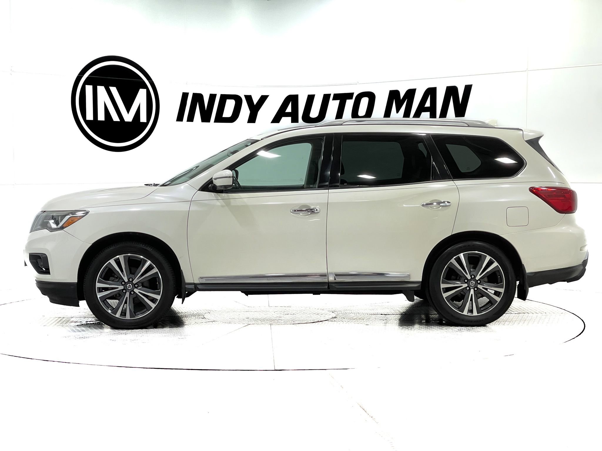 Used 2019 Nissan Pathfinder Platinum w/ Cargo Package AWD/4WD image 7