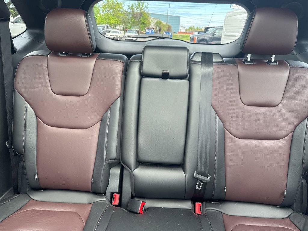 Used 2020 Ford Edge Titanium w/ Equipment Group 301A AWD/4WD image 29