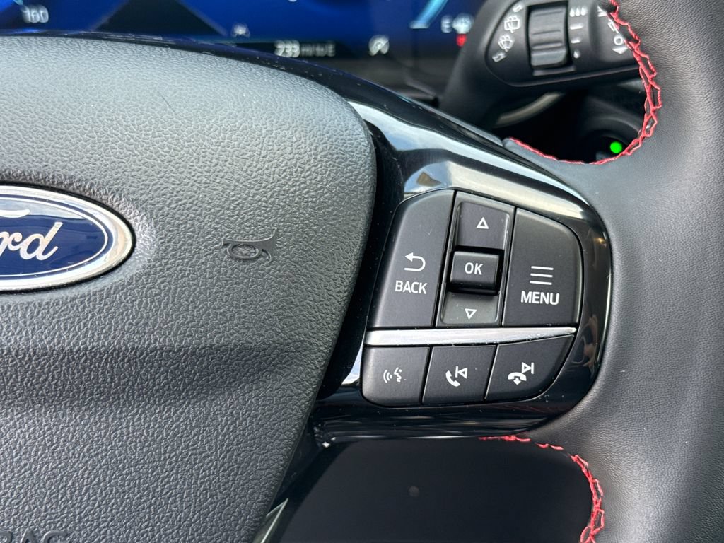 Used 2022 Ford Escape SEL w/ SEL Stealth AWD Package image 17