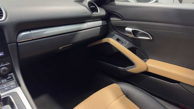 Used 2018 Porsche 718 Boxster image 26
