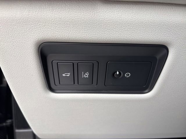 Used 2017 Land Rover Range Rover Supercharged AWD/4WD image 24