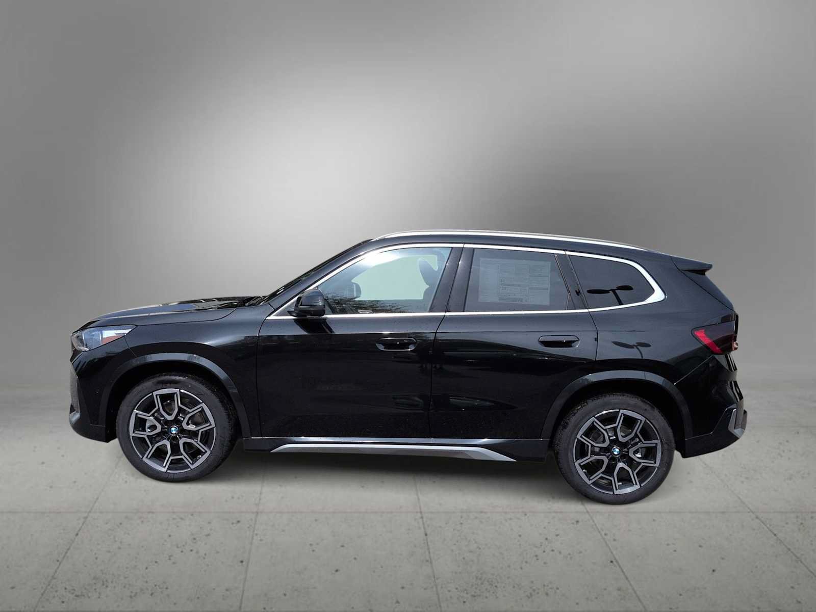 New 2026 BMW X1 xDrive28i w/ Technology Package AWD/4WD image 5