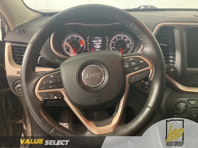 Used 2016 Jeep Cherokee Latitude w/ Comfort/Convenience Group AWD/4WD image 12