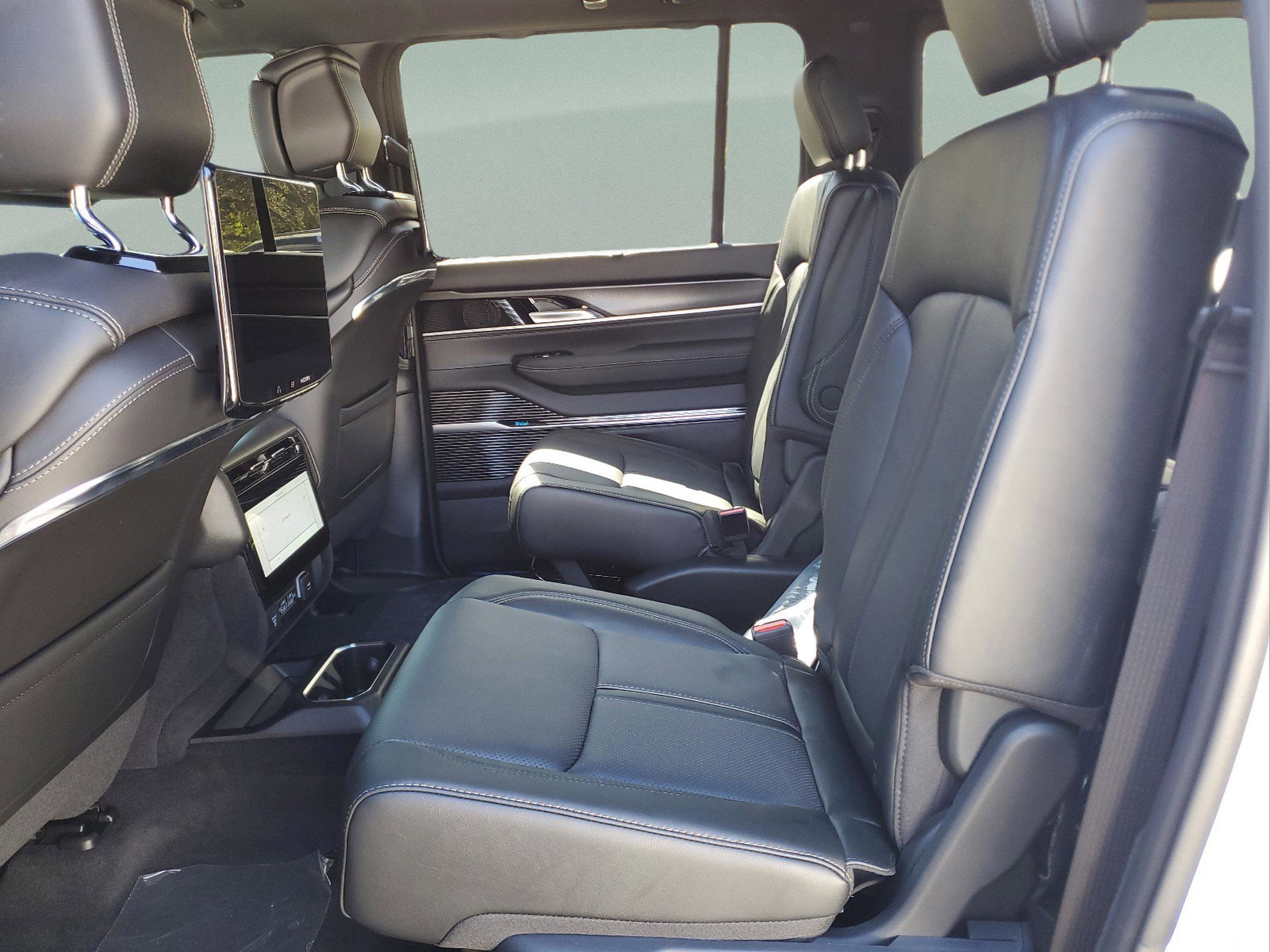 New 2026 Jeep Grand Wagoneer Summit w/ Rear Seat Video Group I image 7