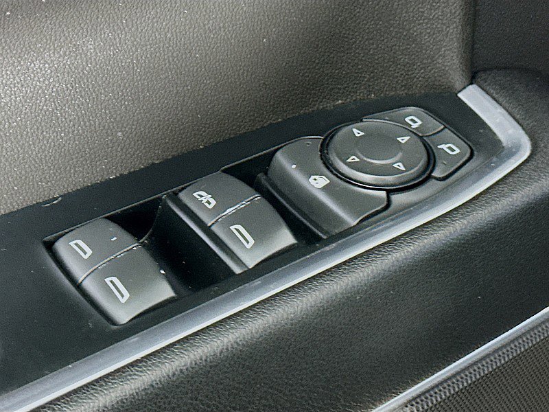 Used 2023 Chevrolet Silverado 1500 LT image 17